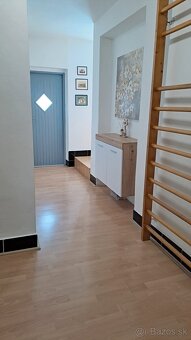 Trnávka, rodinný dom s krásnou záhradou, garáž, pivnica - 13