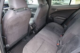 Lexus UX 250h Hybrid 135 kW (184 PS) - 13