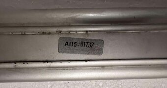 tyče k stresnemu nosicu Thule - 13