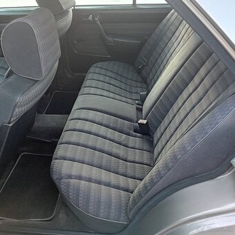 Mercedes-Benz w201 250d - 13