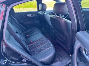 Infiniti FX30Ds - 13