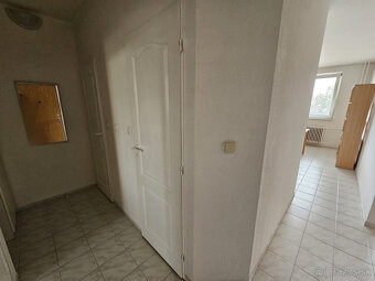 SENEC - EXKLUZÍVNE iba u nás NA PREDAJ väčší 2izb. byt v prí - 13
