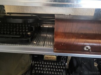 Predam zbierku starozitnych pisacich strojov - 13