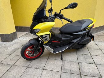 Aprilia sr gt 125 - 13