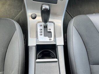 Volvo XC60 2.4D Momentum Geartronic - 13