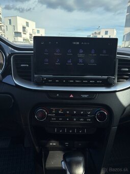 Kia Ceed SW 1.6 CRDI Automatická prevodovka - 13