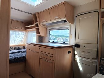 Obytny prives Chateau Carrat 440 - predstan, kurenie - 13