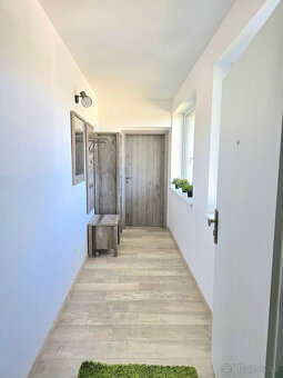 3 iz. byt v súkromnom rezidenčnom areáli, s bazénom,altánkom - 13