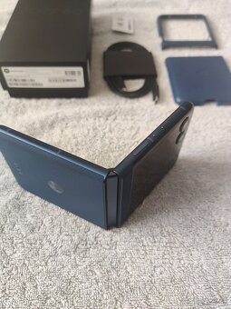 Motorola Razr 60 Pantone Gibraltar Sea 256GB,8GB RAM - 13