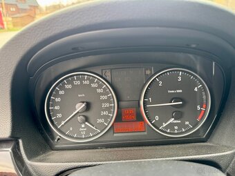 BMW e92 320d coupé - 13