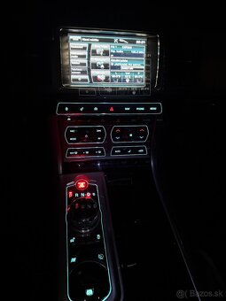 Jaguár XF Sportbrake 3.0SD 202kW - 13