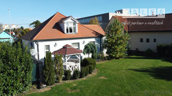 Rodinný dom vhodný na bývanie alebo reprezentatívne kancelár - 13