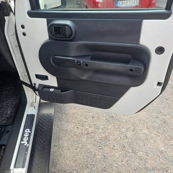 JEEP  WRANGLER 2.8 CRD Sahara - 13
