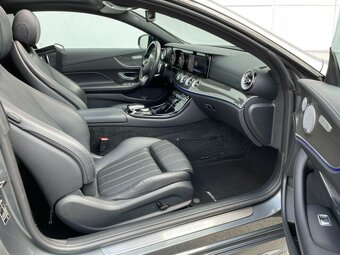 Mercedes E trieda Coupé 400 4matic . 9g. AMG Line. Panorama - 13