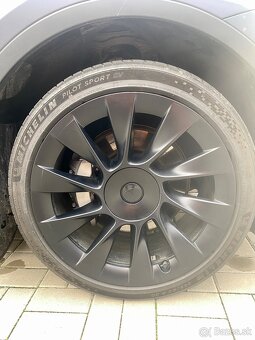 Tesla model Y Long Range AWD len 58 tis. km - 13