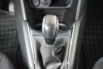 25- PEUGEOT 208, 2019, benzín, 1.2i Signature, 61 kW - 13