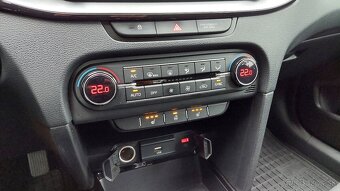 Kia Ceed 1.5 T-GDi 118kW Gold - 13
