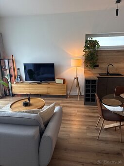 Štýlový 4 izbový rodinný dom - Veľká Čausa - 13