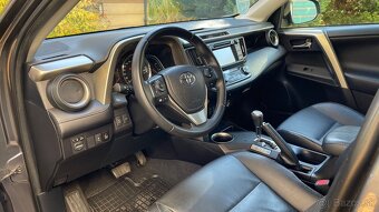 Rav4 2.2 d4d 110kw Premium koža Navi A/T XA40 - 13