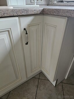 Moderná kuchynská linka so spotrebičmi - 13