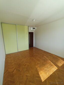Na prenájom 2i byt s balkónom v Leviciach - 13