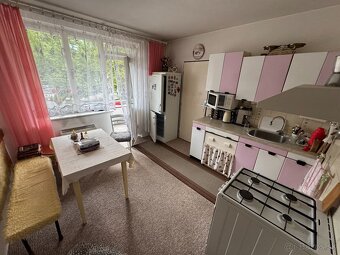 Trojpodlažný dom s veľkou záhradou v centre Ružomberku - 13