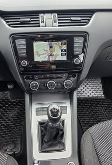 ŠKODA OCTAVIA COMBI 1.6 CRTDI 77KW ELEGANCE 146000 KM - 13