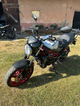 Suzuki SV 650 - 13
