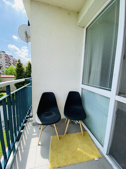 Na prenájom kompletne zariadený 3 izbový byt s 2 balkónmi a  - 13