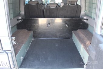 Land Rover Defender 2,4 TDCi 90 kW 110 SW 4x4 - 13