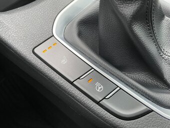 Hyundai i30 Com. 1.6CRDi ČR SMART+ 1.maj - 13