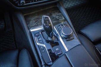 BMW 5 Touring 530d xDrive A/T 2019 - ZÁRUKA 1 rok/30000km - 13