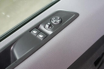 59 -PEUGEOT Expert, 2021, nafta,2.0HDi L2H1 Premium,110kW - 13