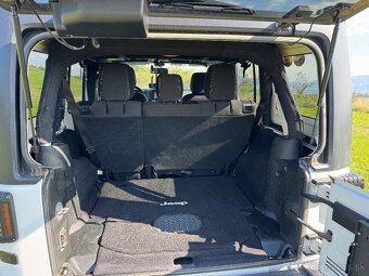 Jeep Wrangler JKU 2.8 CRD Rubicon r.v.2017 - 13