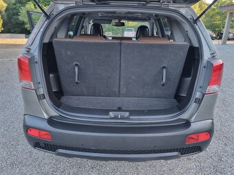 KIA SORENTO 2,2CRDi 4x4  7MIESTNE - 13