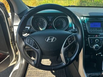 Hyundai i30 1.6 MPI - 13