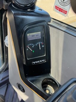 Pásový bagr Volvo ECR88D - 13