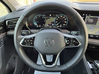 VW Touareg 3.0 TDI 4x4 DSG 2024, 26tis.km, IQ LED, DCC, ACC - 13