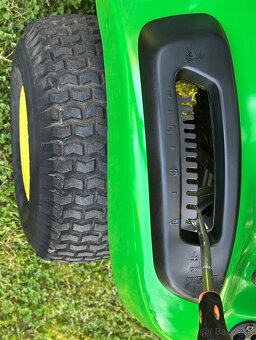 John Deere X125 traktorkosačka - 13