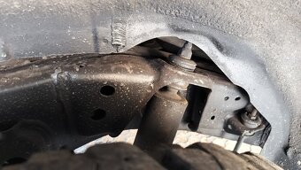 Toyota Land Cruiser 120 - 13
