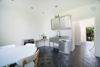 Reprezentatívny dom vhodný na sídlo firmy alebo kancelárie – - 13