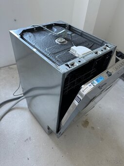 Vstavané kuchynské spotrebiče a práčka - 13