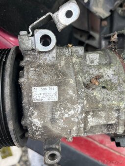 Rozpredam citroen c4 1.6 vti - 13