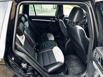 Škoda Octavia II Combi 2.0 TDI CR DPF RS DSG - 13