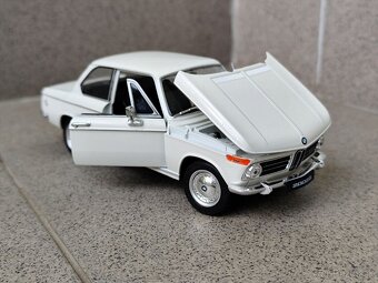 Predám BMW 2002 ti - NOVÝ, KOVOVÝ MODEL ( OTVÁRATEĽNÉ DVERE - 13