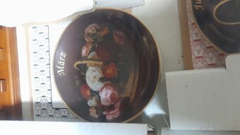 Porcelánový kalendár - 13