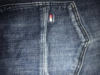 TOMMY HILFIGER originál pánske rifle w33/l36 L/XL - 13