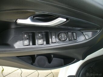 Hyundai i30 CW Combi 1.6 CRDI 9/2021 - 13