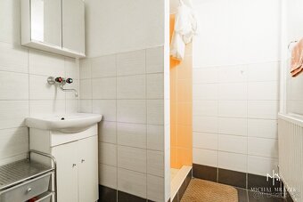 Ponúkame Vám exkluzívne na predaj rekreačnú chatu v časti Lá - 13