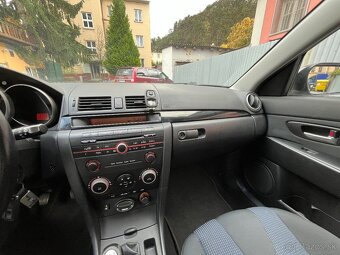 Mazda 3 1.6i. 77kW rok 2005 - 13